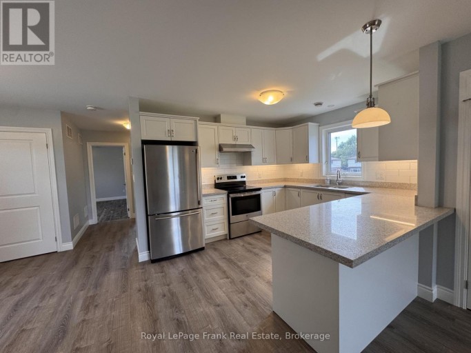 627 BLOOR STREET E, Oshawa (Farewell), Ontario, L1H3N4