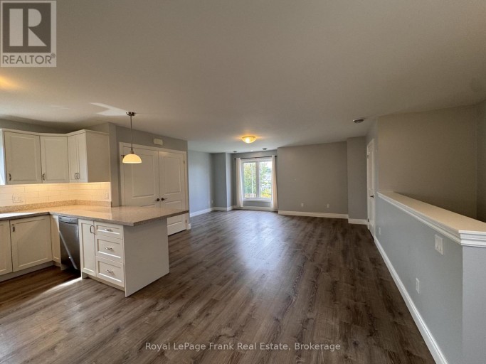 627 BLOOR STREET E, Oshawa (Farewell), Ontario, L1H3N4