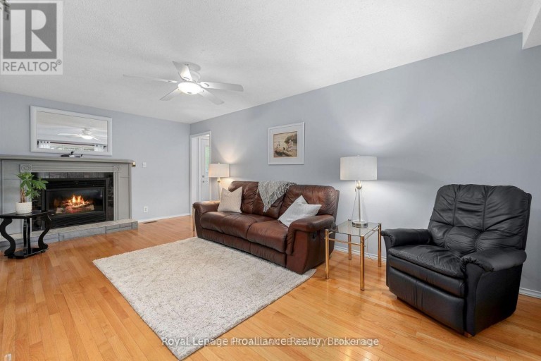 25 KELLER DRIVE, Belleville (Belleville Ward), Ontario, K8P4B3