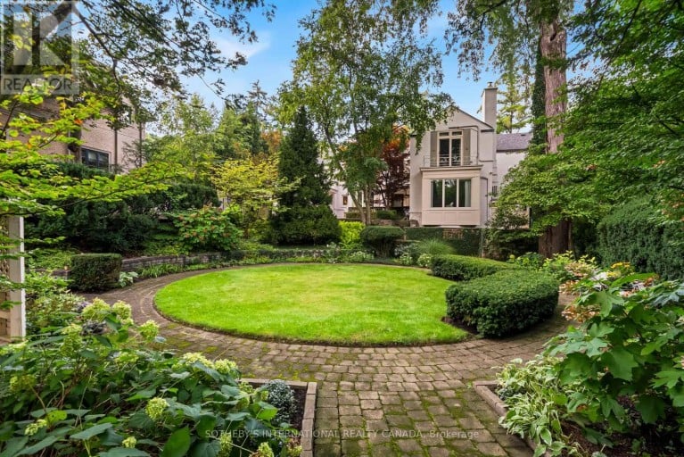12 FOREST GLEN CRESCENT, Toronto (Bridle Path-Sunnybrook-York Mills), Ontario, M4N2E8
