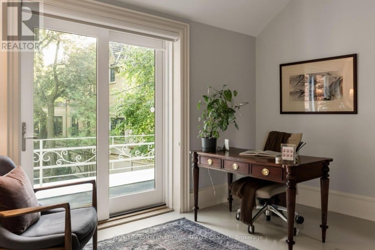 12 FOREST GLEN CRESCENT, Toronto (Bridle Path-Sunnybrook-York Mills), Ontario, M4N2E8