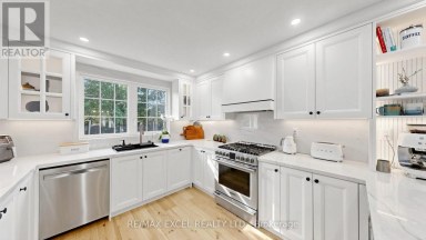 800 PAM CRESCENT Newmarket (Huron Heights-Leslie Valley) Ontario photo 14