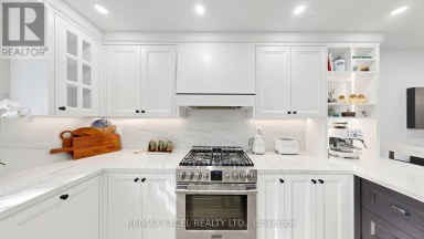 800 PAM CRESCENT Newmarket (Huron Heights-Leslie Valley) Ontario photo 18
