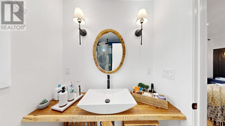 800 PAM CRESCENT, Newmarket (Huron Heights-Leslie Valley), Ontario, L3Y5B6