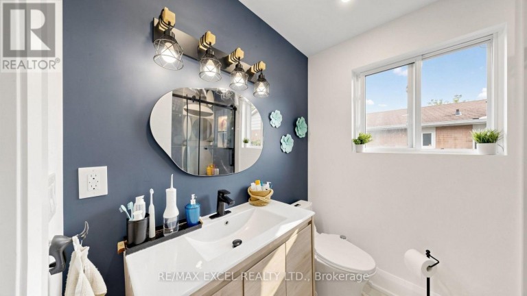 800 PAM CRESCENT, Newmarket (Huron Heights-Leslie Valley), Ontario, L3Y5B6