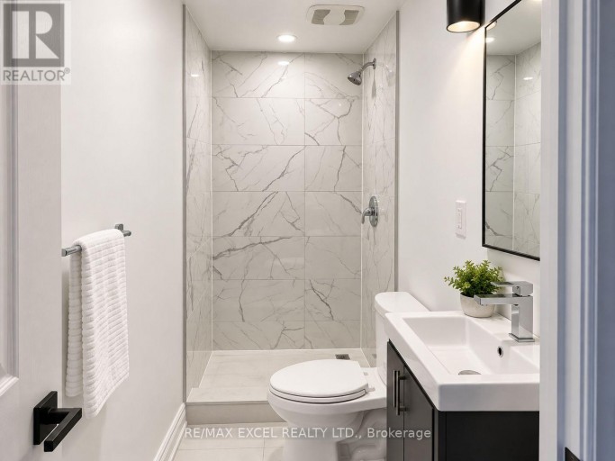 800 PAM CRESCENT, Newmarket (Huron Heights-Leslie Valley), Ontario, L3Y5B6