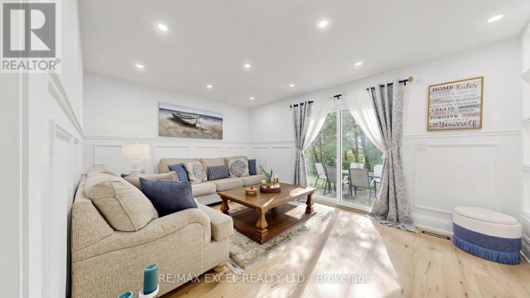 800 PAM CRESCENT, Newmarket (Huron Heights-Leslie Valley), Ontario, L3Y5B6