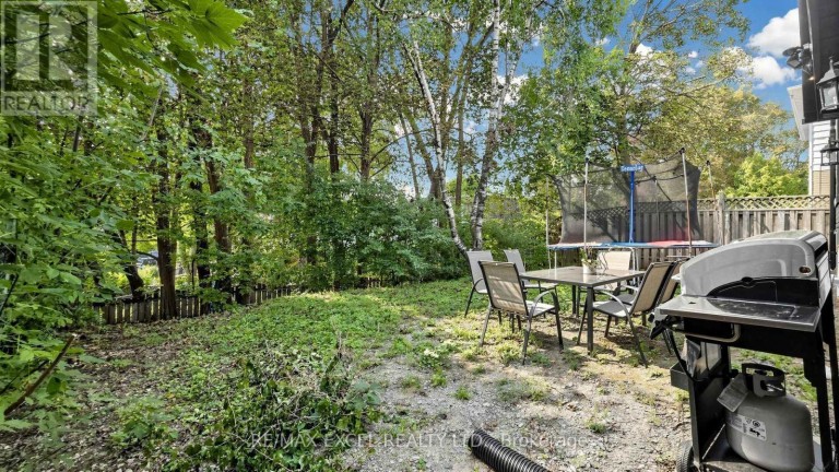 800 PAM CRESCENT, Newmarket (Huron Heights-Leslie Valley), Ontario, L3Y5B6