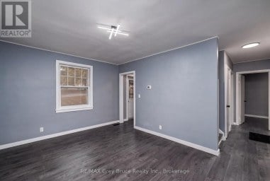 701 5TH STREET E Owen Sound Ontario photo 9