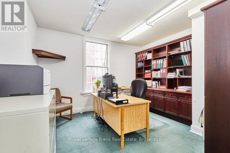 215 SIMCOE STREET N, Oshawa (O'Neill), Ontario, L1G4T1