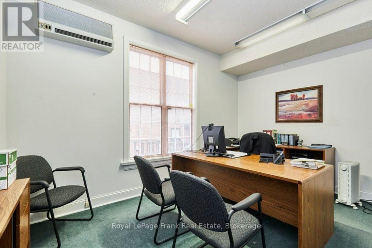 215 SIMCOE STREET N, Oshawa (O'Neill), Ontario, L1G4T1