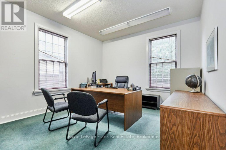 215 SIMCOE STREET N, Oshawa (O'Neill), Ontario, L1G4T1