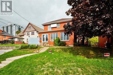 215 SIMCOE STREET N Oshawa (O'Neill) Ontario photo 2