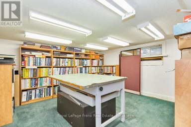 215 SIMCOE STREET N Oshawa (O'Neill) Ontario photo 26