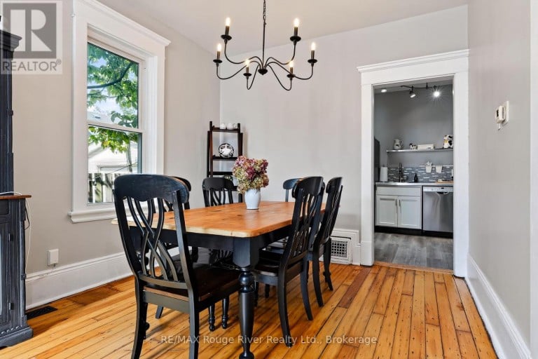 278 DALHOUSIE STREET, Peterborough (Town Ward 3), Ontario, K9J2M4