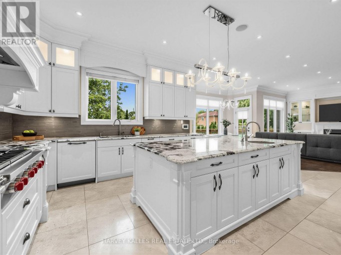 125 BANNOCKBURN AVENUE, Toronto (Bedford Park-Nortown), Ontario, M5M2N2