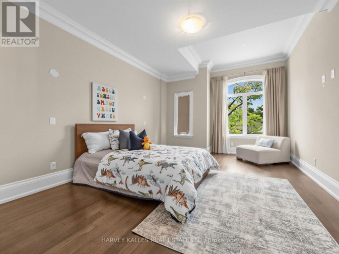 125 BANNOCKBURN AVENUE, Toronto (Bedford Park-Nortown), Ontario, M5M2N2