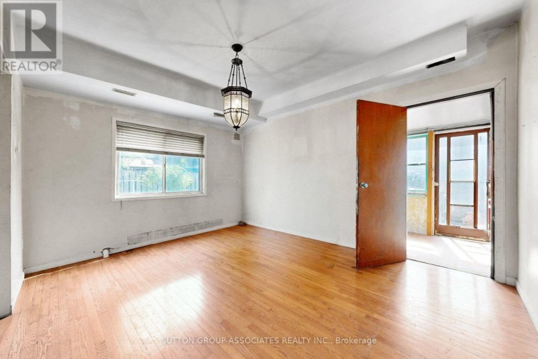 18 1/2 BELLEVUE AVENUE, Toronto (Kensington-Chinatown), Ontario, M5T2N4
