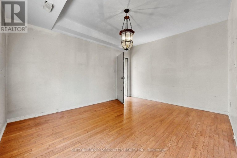 18 1/2 BELLEVUE AVENUE, Toronto (Kensington-Chinatown), Ontario, M5T2N4