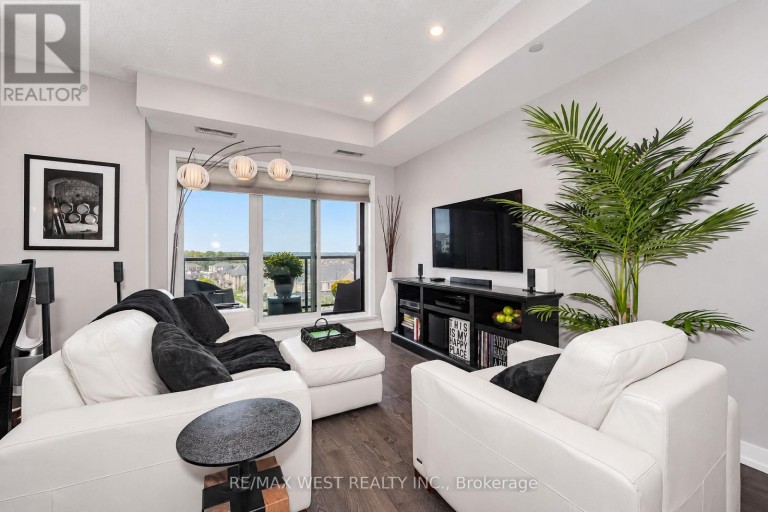 344 - 555 WILLIAM GRAHAM DRIVE, Aurora, Ontario, L4G3H9