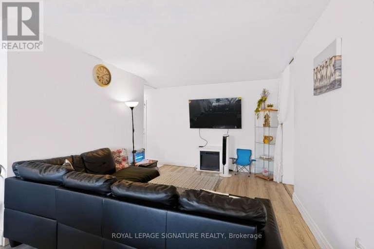 401 - 2485 WOKING CRESCENT, Mississauga (Sheridan), Ontario, L5K1Z6