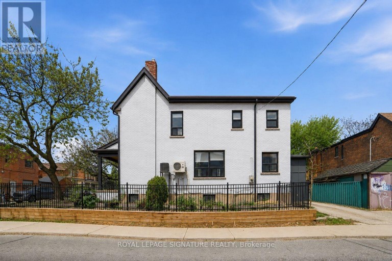 151 CAMPBELL AVENUE, Toronto (Dovercourt-Wallace Emerson-Junction), Ontario, M6P3V3