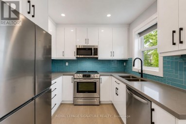 151 CAMPBELL AVENUE Toronto (Dovercourt-Wallace Emerson-Junction) Ontario photo 9