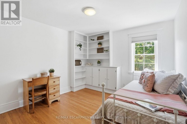 97 CLINE AVENUE N, Hamilton (Westdale), Ontario, L8S3Z5
