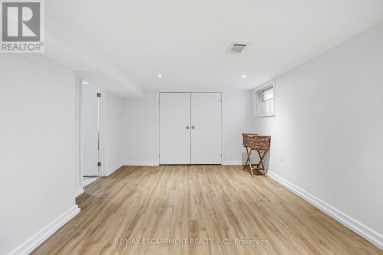 97 CLINE AVENUE N, Hamilton (Westdale), Ontario, L8S3Z5