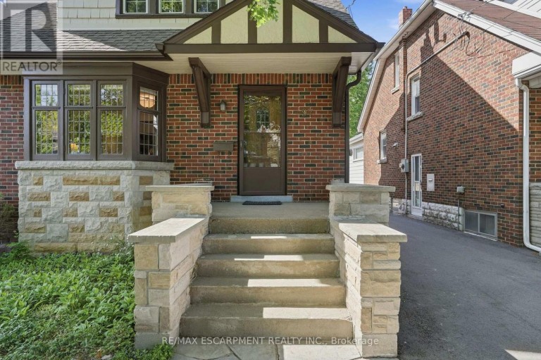 97 CLINE AVENUE N, Hamilton (Westdale), Ontario, L8S3Z5