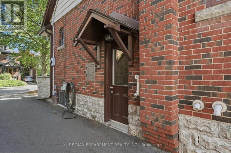 97 CLINE AVENUE N, Hamilton (Westdale), Ontario, L8S3Z5