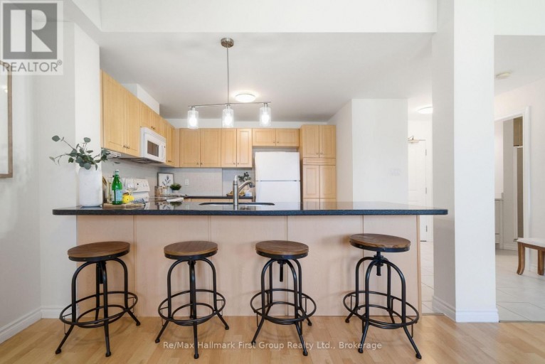 215 - 145 THIRD STREET, Cobourg, Ontario, K9A5X1