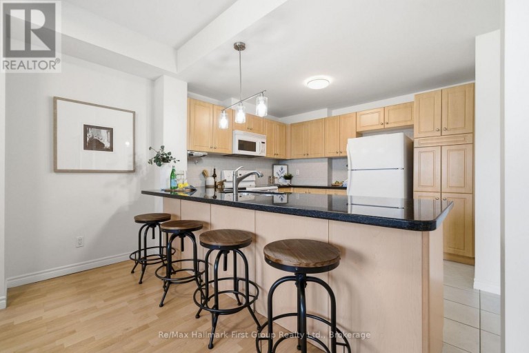 215 - 145 THIRD STREET, Cobourg, Ontario, K9A5X1