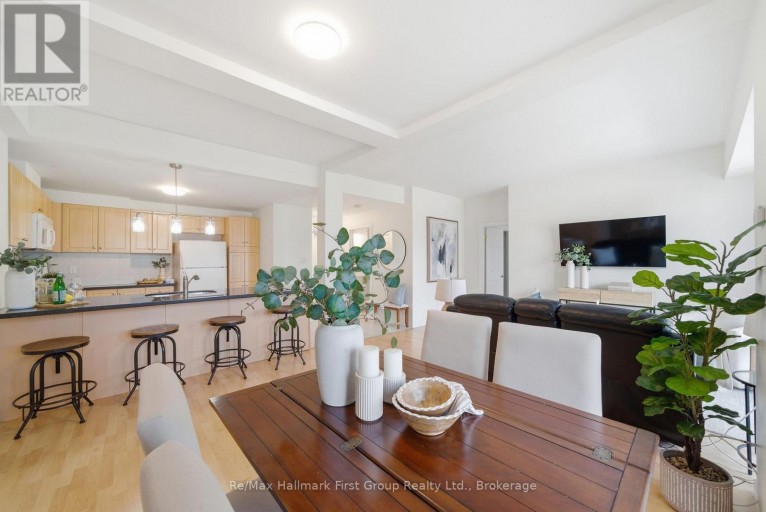 215 - 145 THIRD STREET, Cobourg, Ontario, K9A5X1