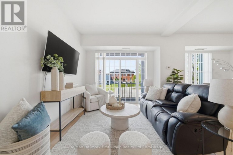 215 - 145 THIRD STREET, Cobourg, Ontario, K9A5X1