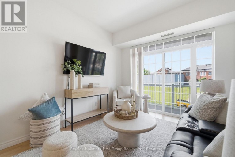 215 - 145 THIRD STREET, Cobourg, Ontario, K9A5X1