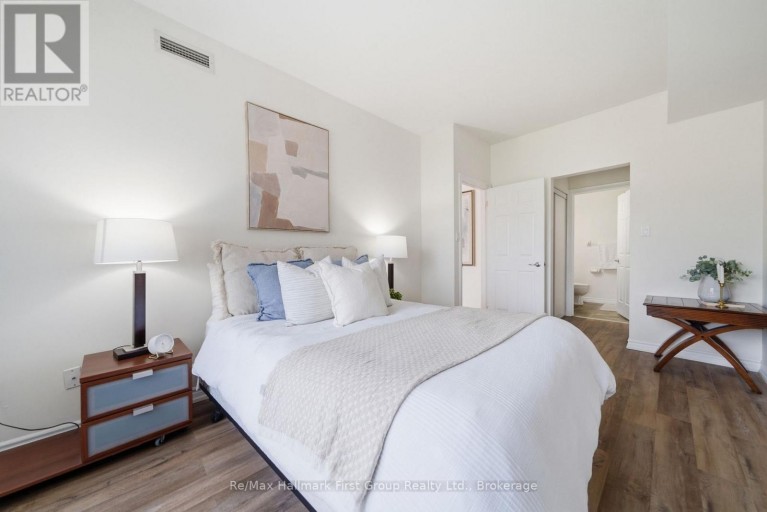 215 - 145 THIRD STREET, Cobourg, Ontario, K9A5X1