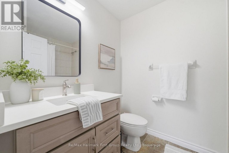 215 - 145 THIRD STREET, Cobourg, Ontario, K9A5X1