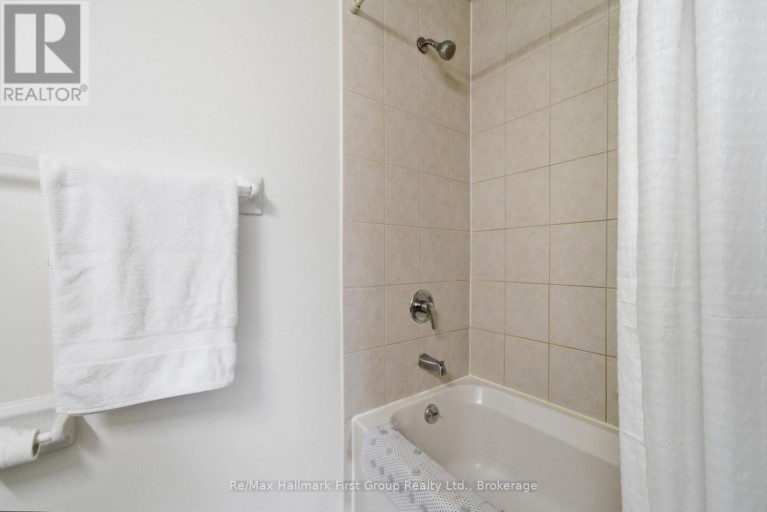 215 - 145 THIRD STREET, Cobourg, Ontario, K9A5X1