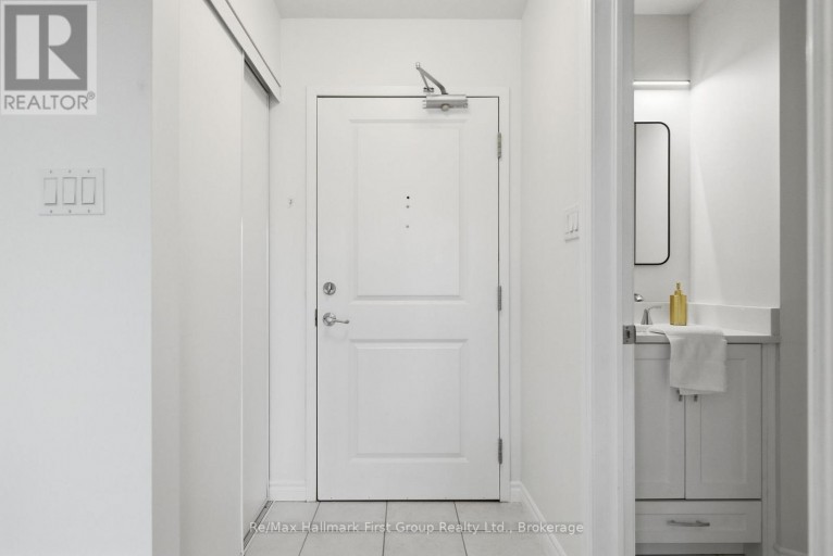 215 - 145 THIRD STREET, Cobourg, Ontario, K9A5X1