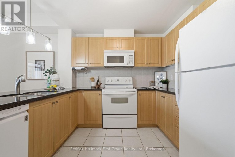 215 - 145 THIRD STREET, Cobourg, Ontario, K9A5X1