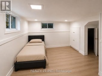 8 MACK AVENUE Toronto (Clairlea-Birchmount) Ontario photo 15