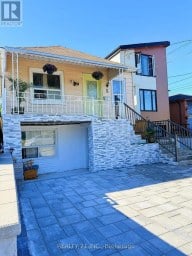 8 MACK AVENUE Toronto (Clairlea-Birchmount) Ontario photo 2