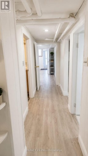 8 MACK AVENUE, Toronto (Clairlea-Birchmount), Ontario, M1L1L9