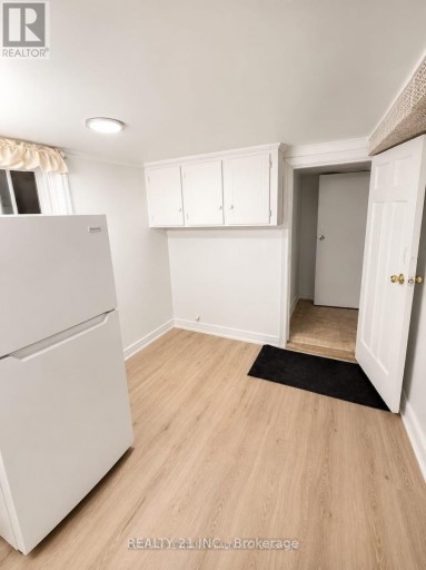 8 MACK AVENUE, Toronto (Clairlea-Birchmount), Ontario, M1L1L9
