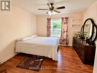 8 MACK AVENUE Toronto (Clairlea-Birchmount) Ontario photo 8