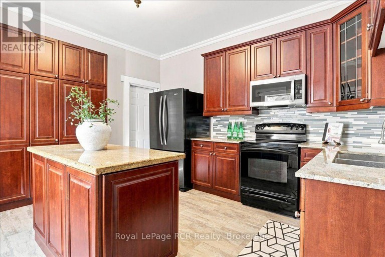 416 WATER STREET, West Grey, Ontario, N0G2L3