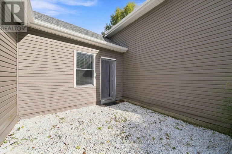 416 WATER STREET, West Grey, Ontario, N0G2L3