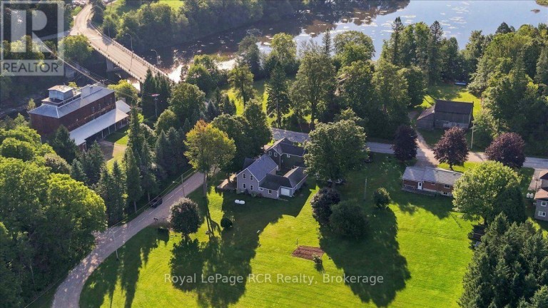 416 WATER STREET, West Grey, Ontario, N0G2L3