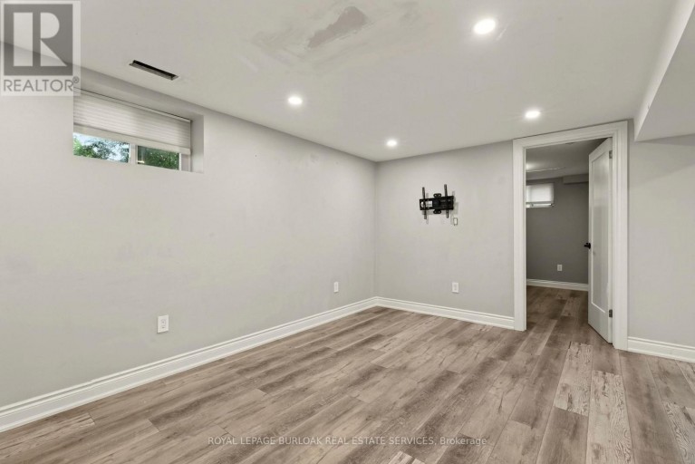 1 MAHONY AVENUE, Hamilton (Normanhurst), Ontario, L8H3C3